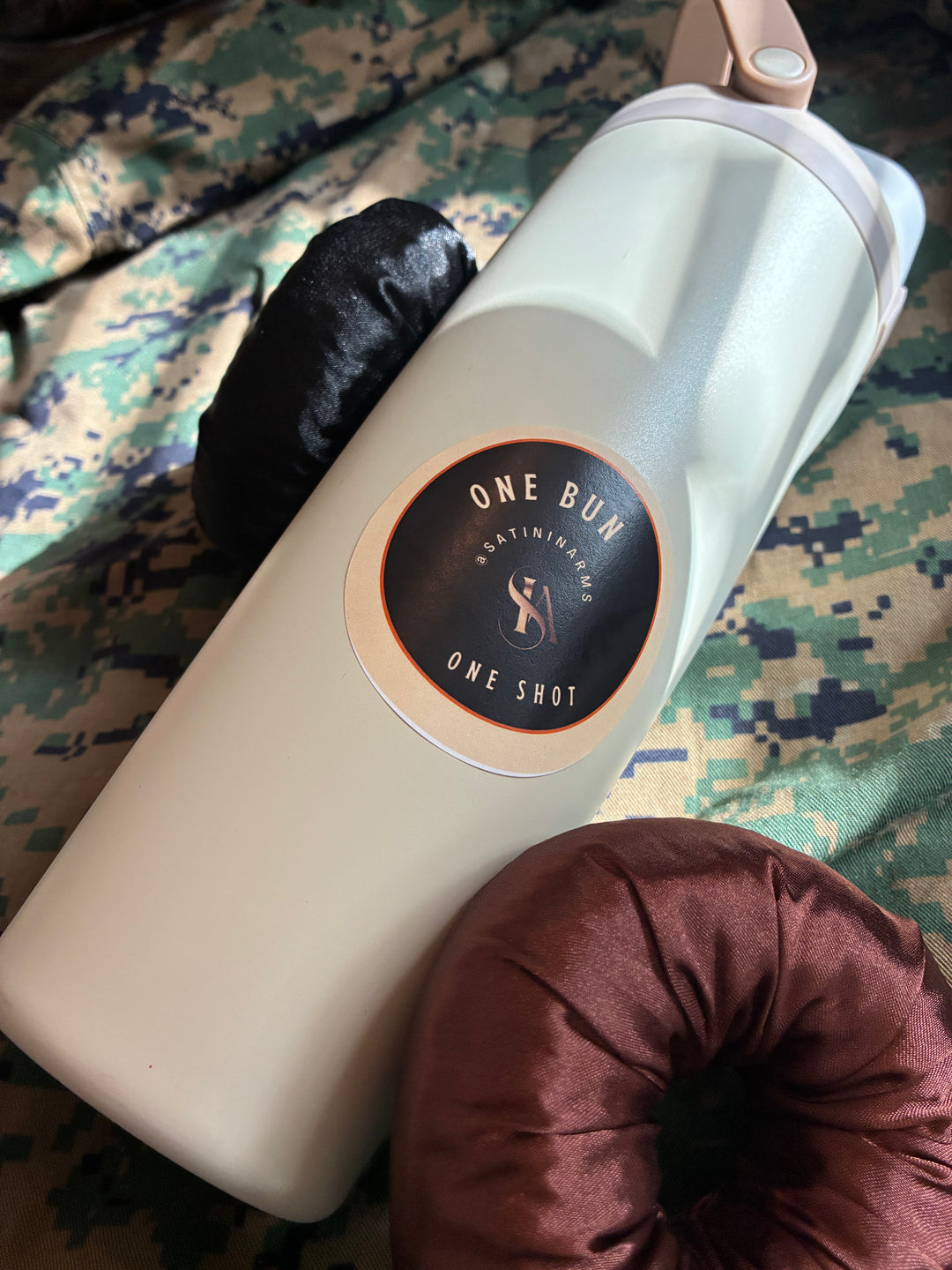 ONE BUN|ONE SHOT STICKER